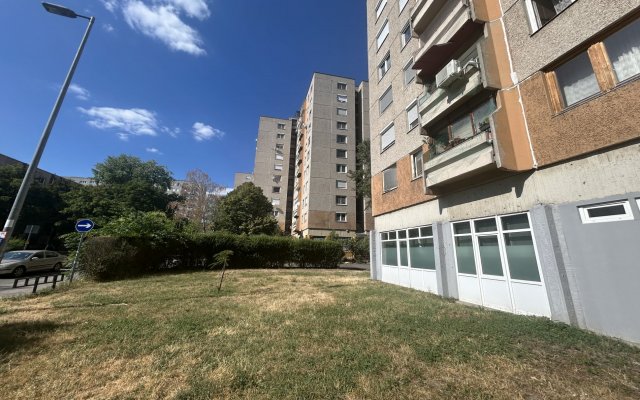 Eladó panellakás, Budapesten, III. kerületben 59.99 M Ft