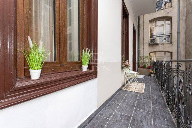 Eladó téglalakás, Budapesten, V. kerületben 225 M Ft, 3+1 szobás