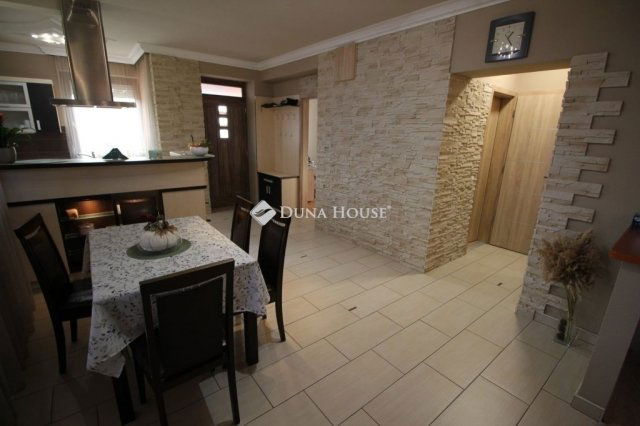 Eladó családi ház, Kecskeméten 99.9 M Ft, 5 szobás