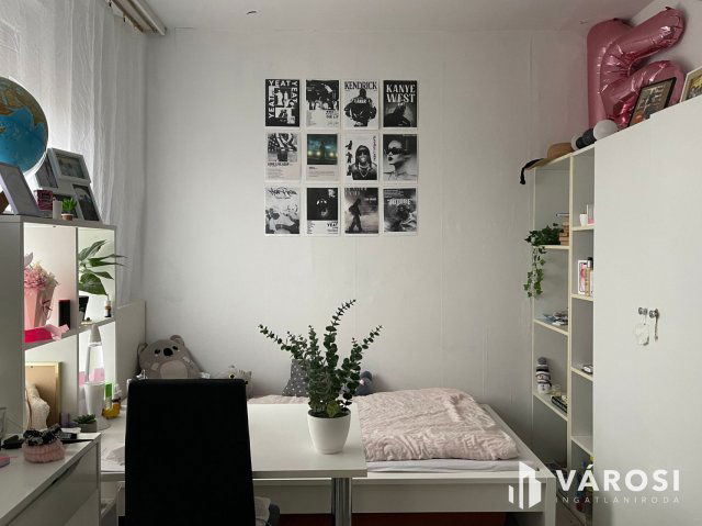 Eladó panellakás, Békéscsabán 31 M Ft, 2+1 szobás