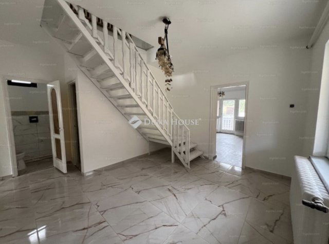 Eladó téglalakás, Erdőtelken 32 M Ft, 4 szobás