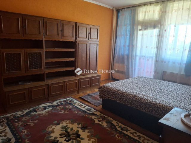 Kiadó panellakás, albérlet, Gyöngyösön 100 E Ft / hó