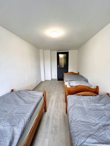 Kiadó családi ház, albérlet, Banán 750 E Ft / hó, 4 szobás