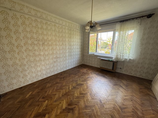 Eladó téglalakás, Veszprémben 60 M Ft, 2+1 szobás