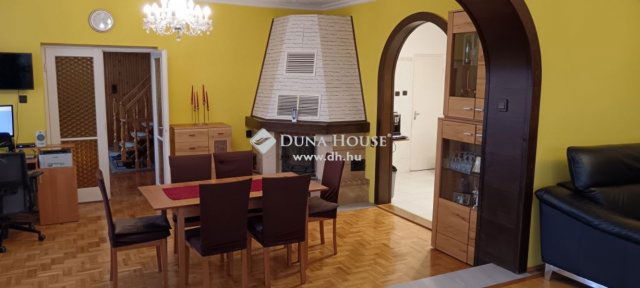 Eladó családi ház, Budaörsön 369 M Ft, 6 szobás