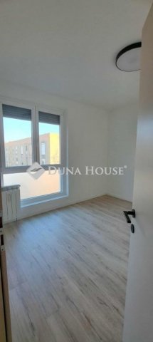 Eladó panellakás, Pécsett 51.9 M Ft, 2 szobás