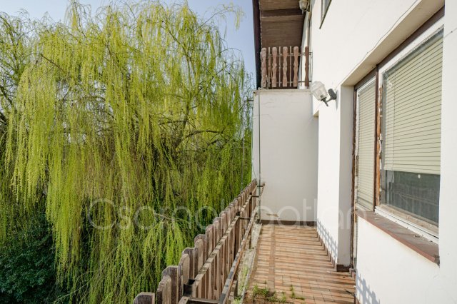 Eladó családi ház, Abdaon 90 M Ft, 6 szobás