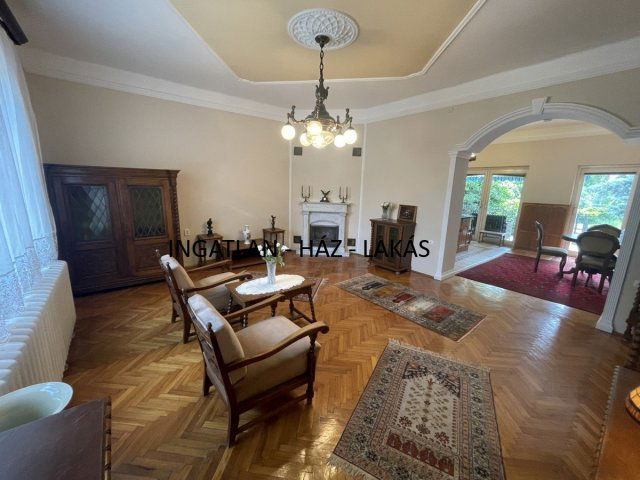 Eladó ikerház, Budapesten, XIV. kerületben 298 M Ft, 5 szobás