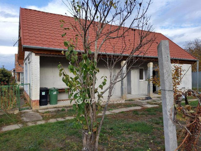 Eladó családi ház, Zsámbokon 34.9 M Ft, 1+1 szobás