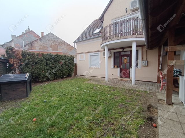 Eladó téglalakás, Sopronban 69.9 M Ft, 3 szobás