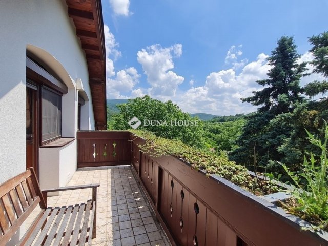 Eladó családi ház, Kesztölcön 135 M Ft, 6 szobás