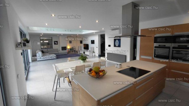 Eladó családi ház, Sződligeten 259 M Ft, 6 szobás