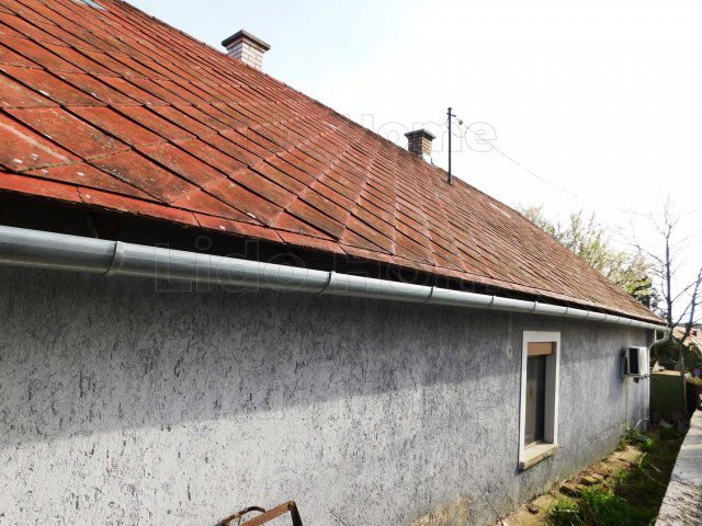 Eladó családi ház, Tihanyban 210 M Ft, 12 szobás