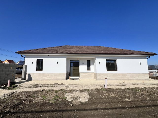 Eladó családi ház, Dunaföldváron 176 M Ft, 3 szobás