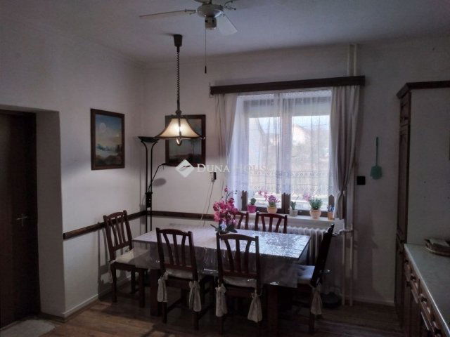 Eladó családi ház, Szentgotthárdon 89.9 M Ft, 8 szobás