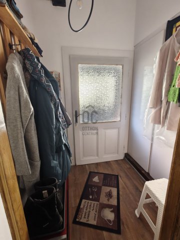 Eladó családi ház, Cegléden 36.9 M Ft, 2 szobás