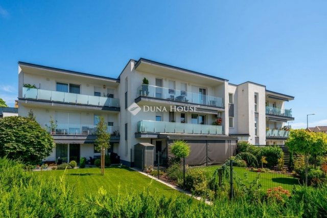 Eladó téglalakás, Budapesten, XVI. kerületben 139 M Ft, 3 szobás