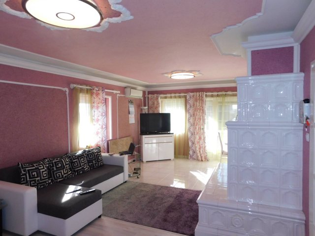 Eladó családi ház, Hévízen 200.128 M Ft, 10 szobás