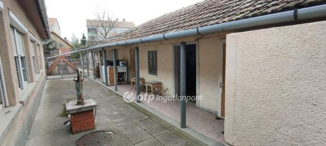 Eladó családi ház, Jászberényben 24.7 M Ft, 3 szobás