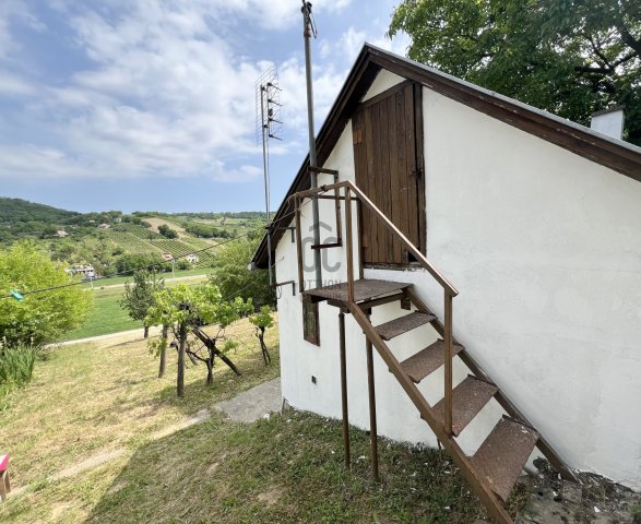 Eladó családi ház, Szekszárdon 7.6 M Ft, 1 szobás