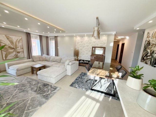 Eladó családi ház, Ballószögön 162.9 M Ft, 5 szobás