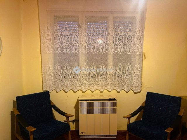 Eladó családi ház, Bugyin 52.99 M Ft, 2 szobás