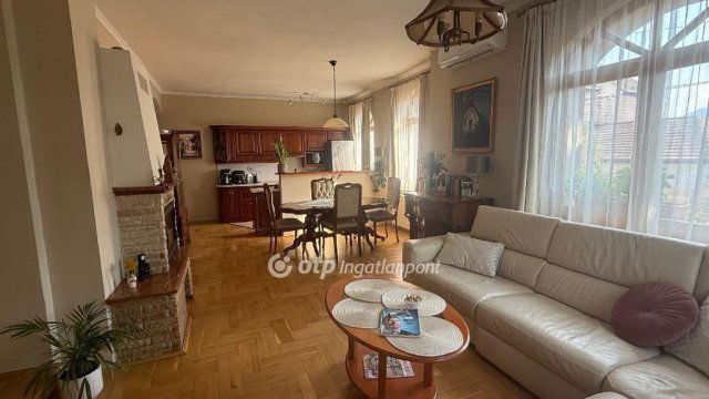 Eladó családi ház, Budapesten, II. kerületben 259 M Ft, 5 szobás