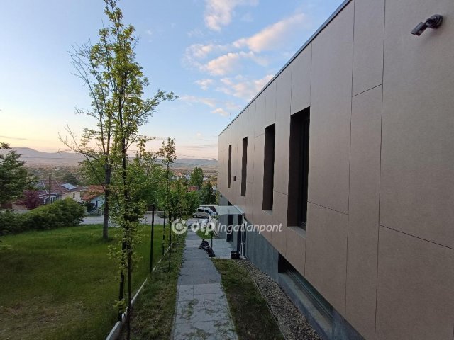 Eladó családi ház, Solymáron 380 M Ft, 6 szobás
