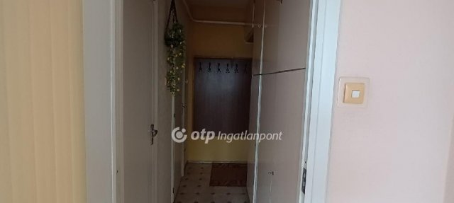 Eladó téglalakás, Hatvanban 36.9 M Ft, 2 szobás