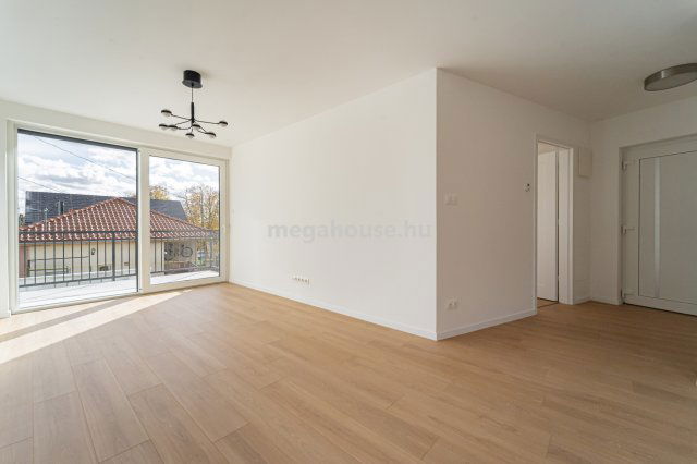 Eladó téglalakás, Budaörsön 89 M Ft, 2 szobás