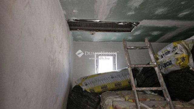 Eladó családi ház, Sárbogárdon 59 M Ft, 3 szobás