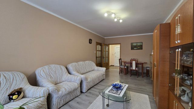 Eladó panellakás, Dunaújvárosban, Derkovits utcában 35 M Ft