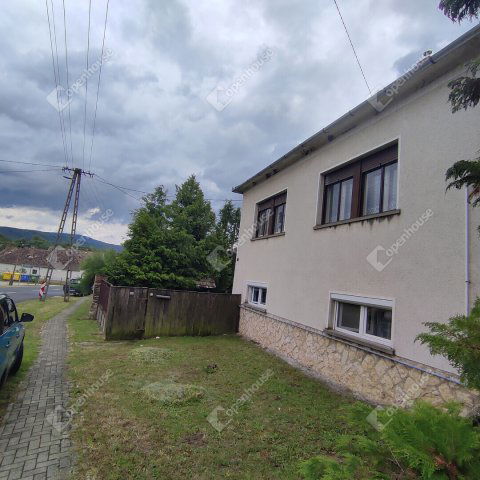 Eladó családi ház, Bakonykoppányban 37.9 M Ft, 4 szobás