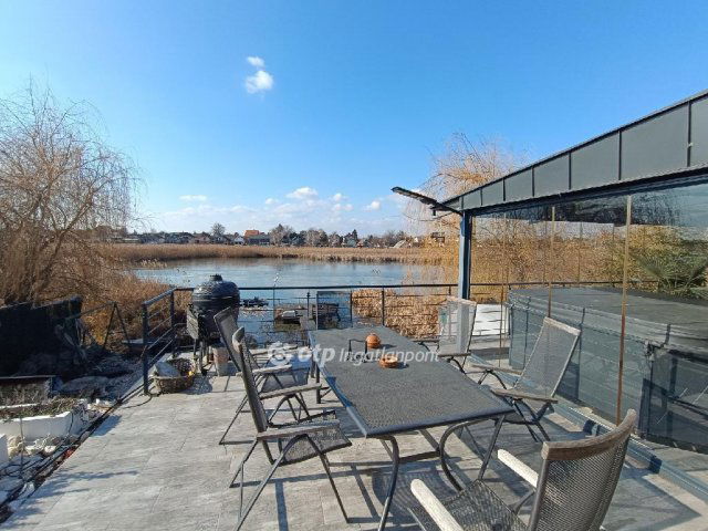 Eladó családi ház, Taksonyon 285 M Ft, 5 szobás