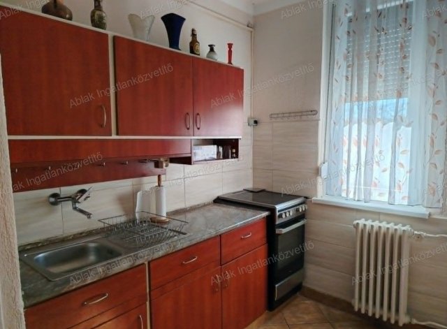Eladó téglalakás, Kecskeméten 36.5 M Ft, 2 szobás