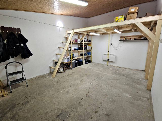 Eladó garázs, Békéscsabán 13.8 M Ft, 1 szobás