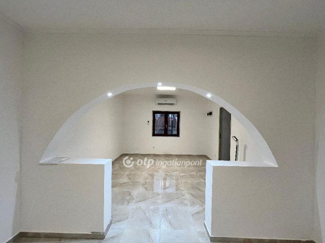 Eladó családi ház, Apostagon 21.5 M Ft, 1+1 szobás