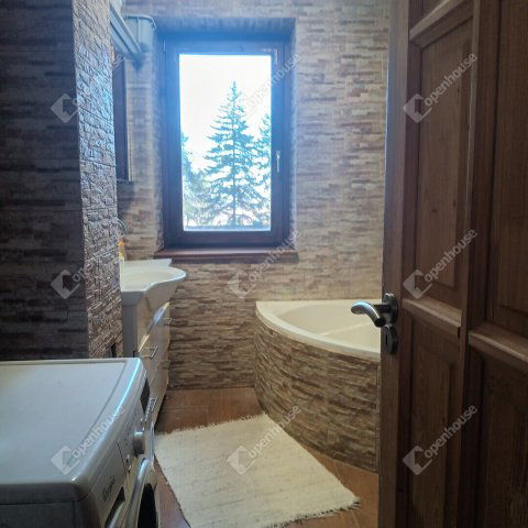 Eladó családi ház, Sopronban 175 M Ft, 5 szobás