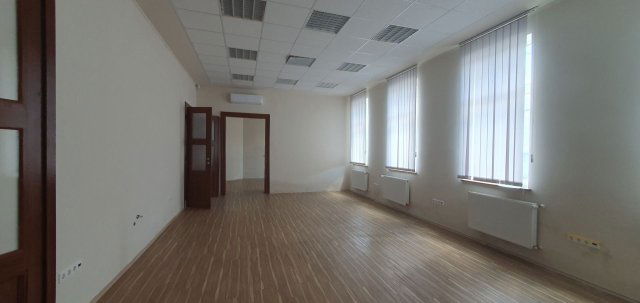 Kiadó iroda, Győrött 270 E Ft / hó, 2 szobás