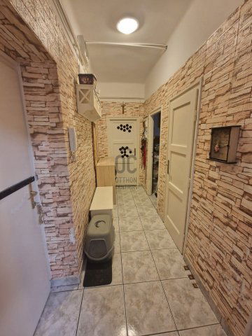 Eladó téglalakás, Komáromban 35.9 M Ft, 3 szobás