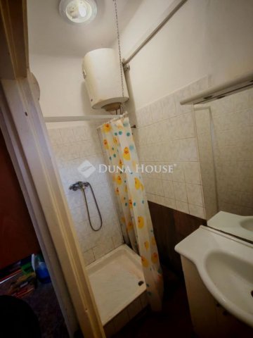 Eladó téglalakás, Komlón, Tompa Mihály utcában 14.99 M Ft