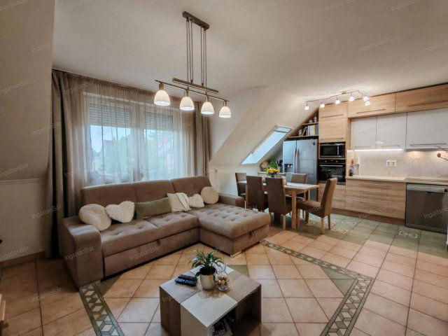 Eladó téglalakás, Nyíregyházán 65.99 M Ft, 4 szobás