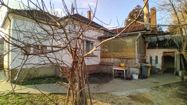 Eladó családi ház, Deszken 58.5 M Ft, 2+1 szobás