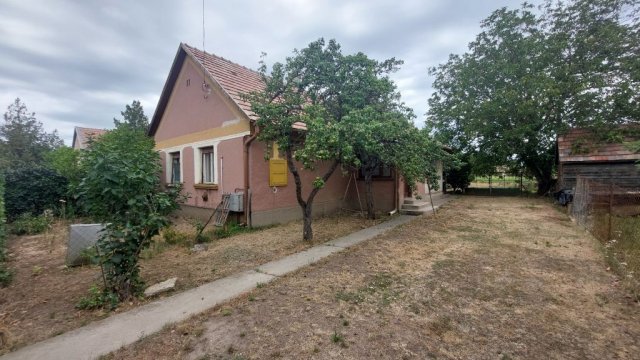 Eladó családi ház, Besnyőn 36.9 M Ft, 3 szobás