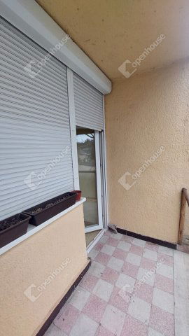 Eladó téglalakás, Oroszlányban 38.9 M Ft, 2 szobás