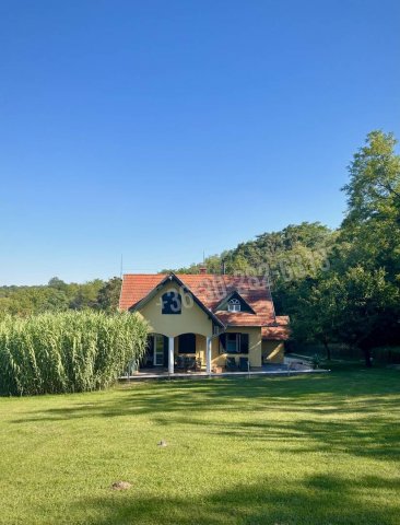 Eladó családi ház, Zamárdiban 360 M Ft, 5 szobás