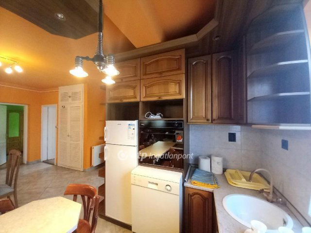 Eladó téglalakás, Debrecenben 96 M Ft, 2+1 szobás