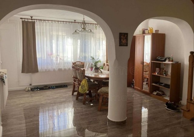 Eladó családi ház, Királyszentistvánon 115 M Ft, 4 szobás
