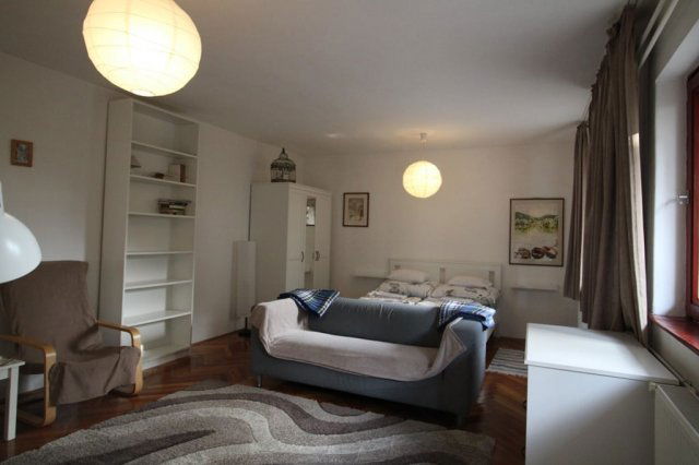 Eladó családi ház, Pécsett, Tiborc utcában 165 M Ft, 8 szobás