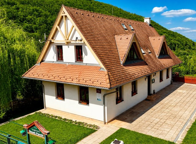 Eladó családi ház, Salgótarjánban 219.9 M Ft, 6+1 szobás